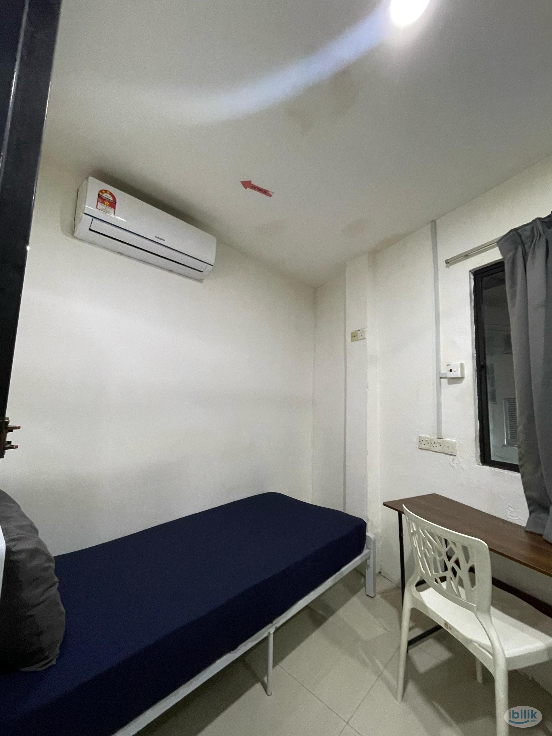 Room for rent with private bathroom, LRT, Paradigm Mall, Unitar🤷🏻‍♀️🚝 - Image 1