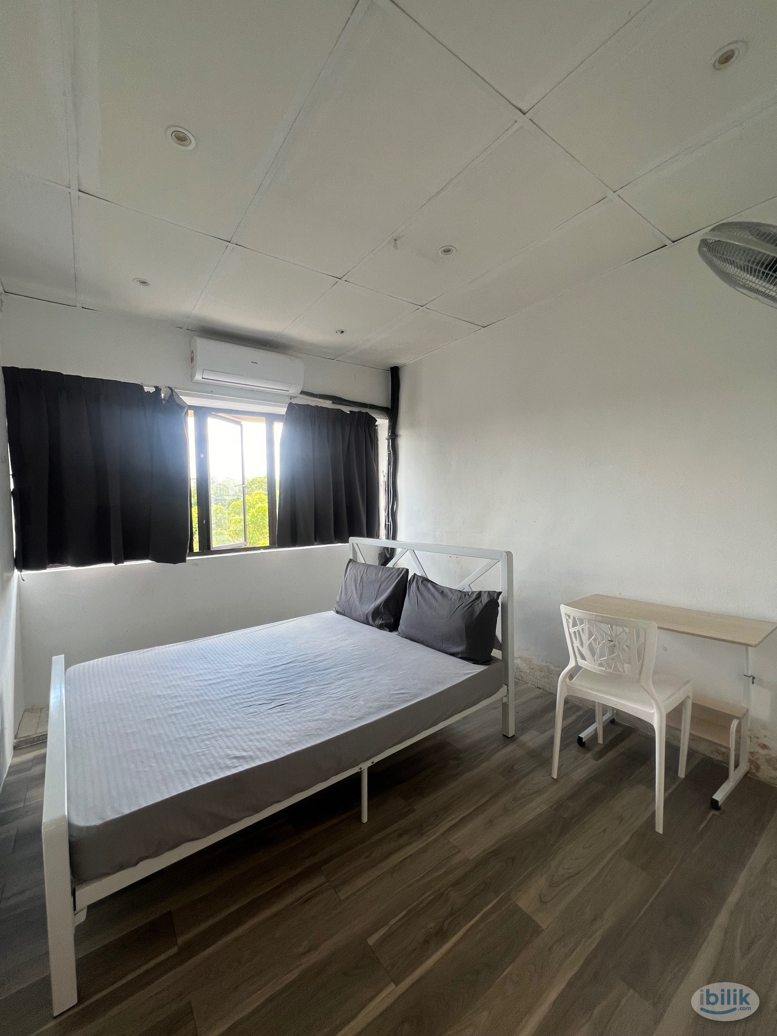 Single Room with Window and Private Bathroom @ SS 4d/2 near to LRT Kelana Jaya Station - Image 1