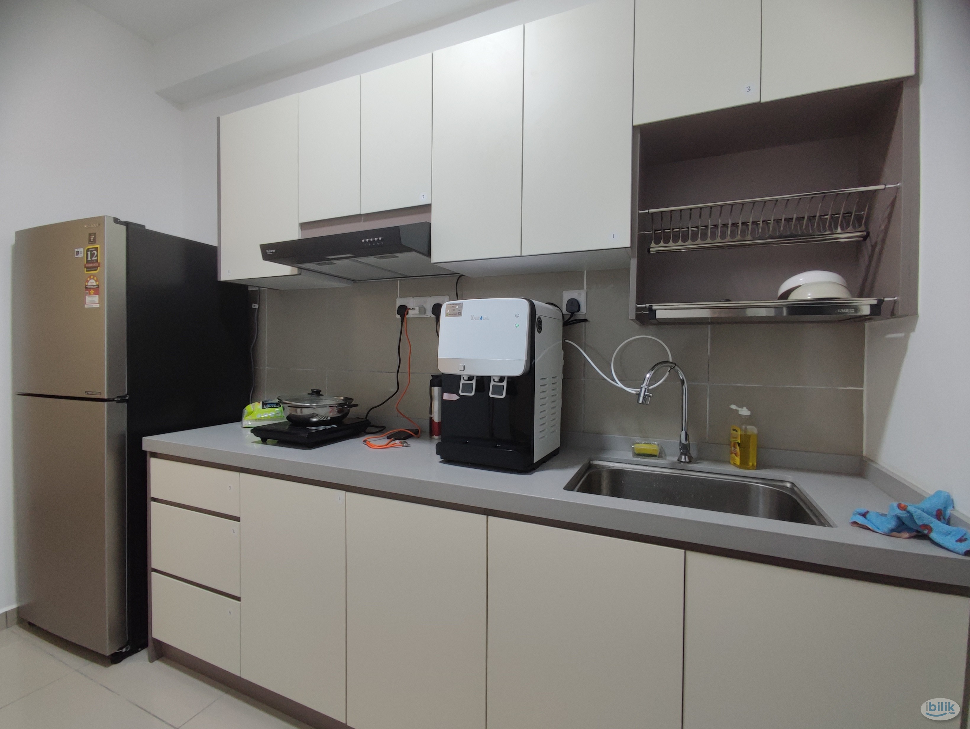 Middle Room at D'Quince Residence, Damansara Perdana - Image 4