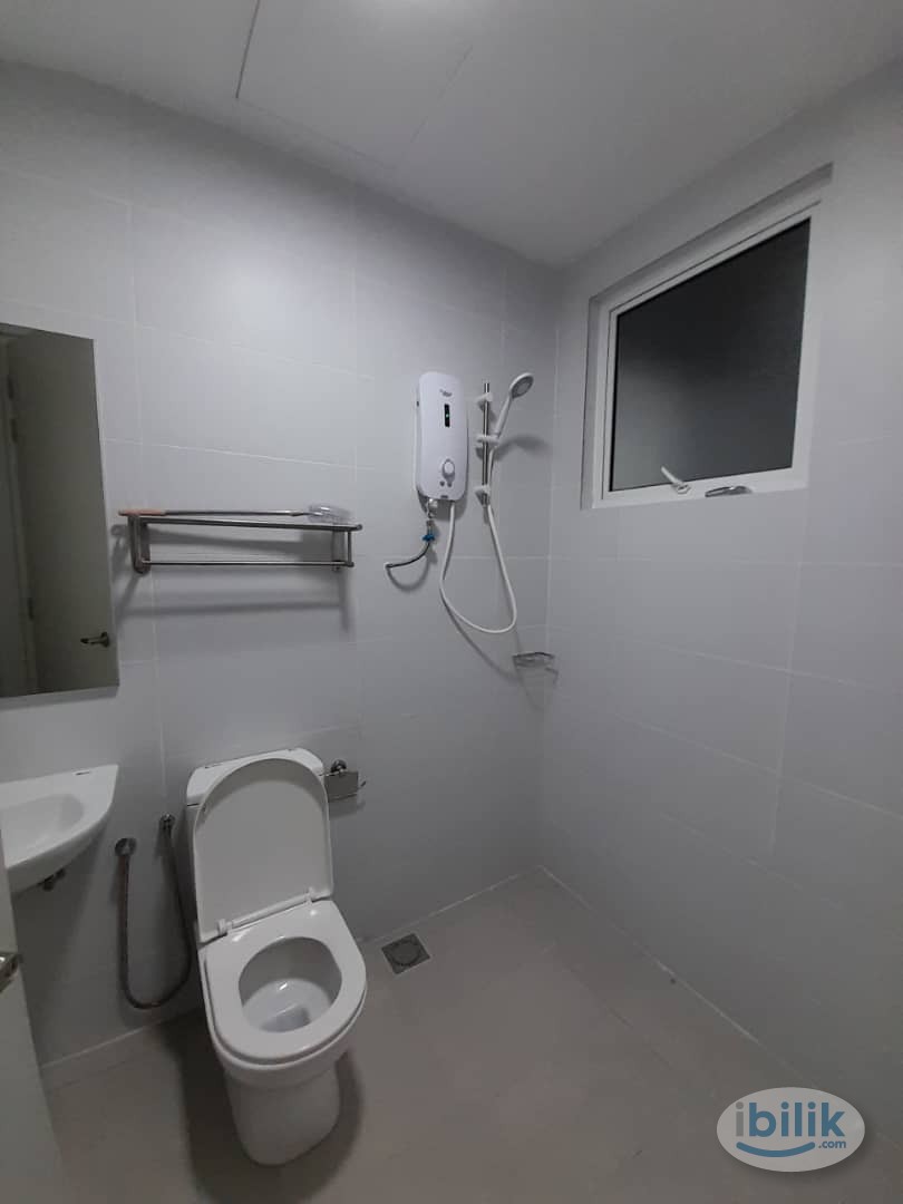 Master Room at Nadayu 801 @ Subang Murni, Shah Alam - Image 3
