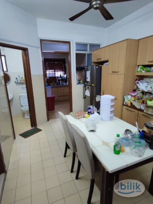 🚶‍♂️ Middle Room for rent in SS15, Subang Jaya near INTI College and Subang Square! 🏢💼🏠 - Image 2