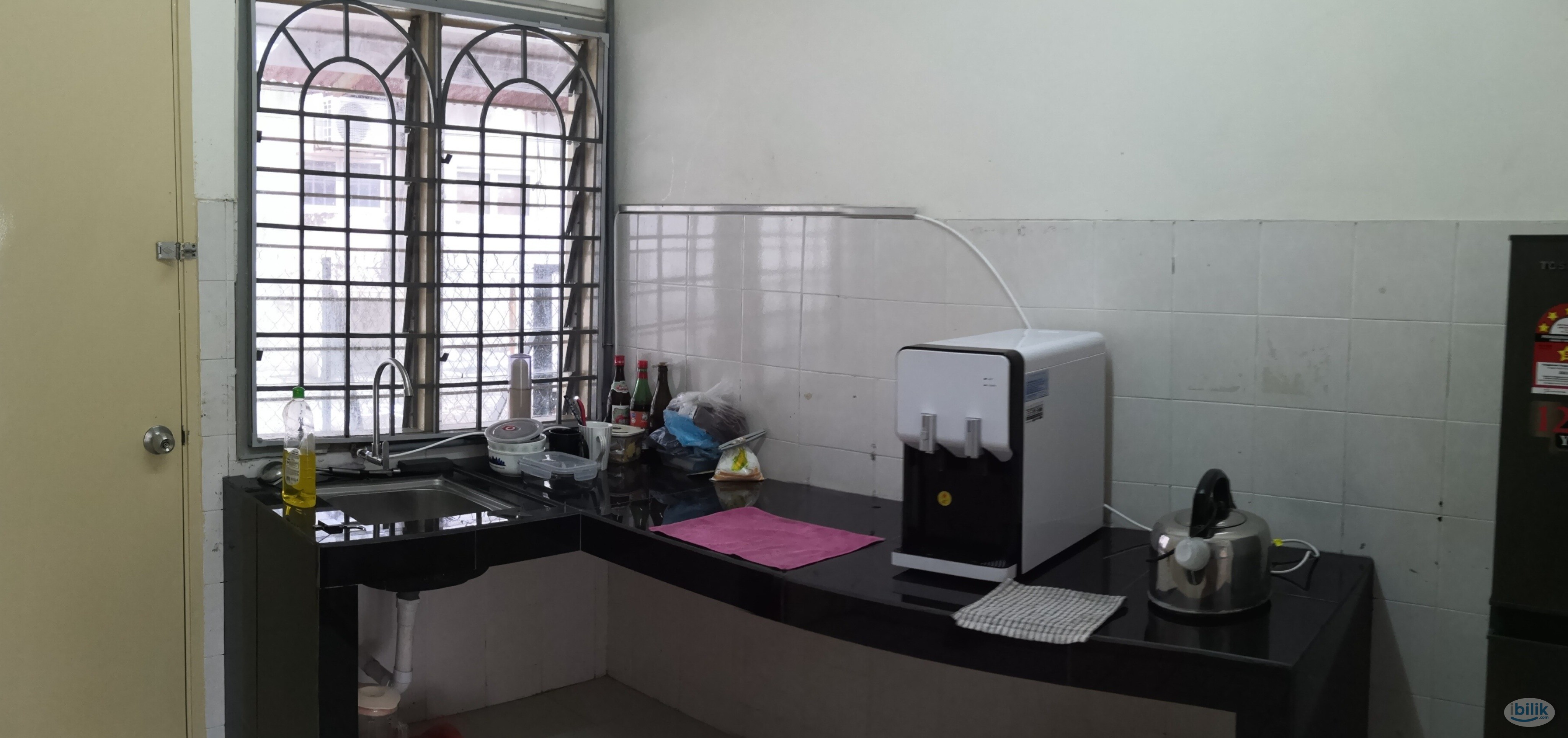 Single Room at Batu Berendam, Melaka - Image 2