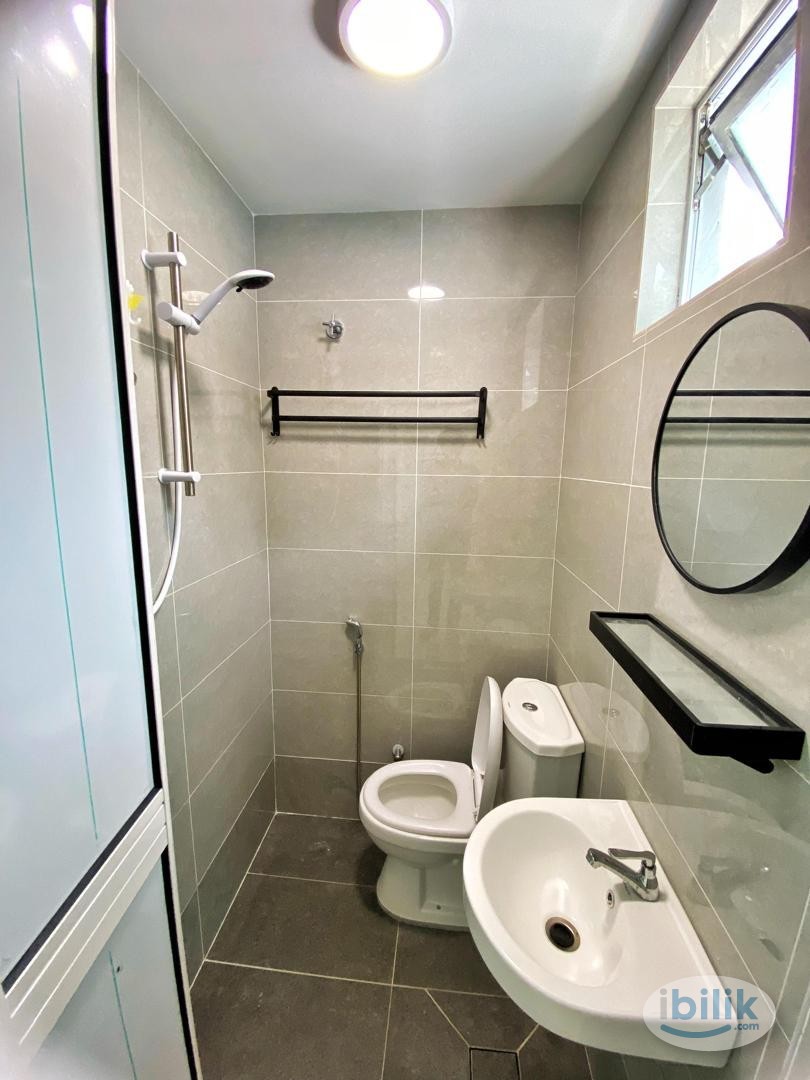 Master Room Own Toilet at Taman Gasing Indah, Near Mid Valley - Image 1