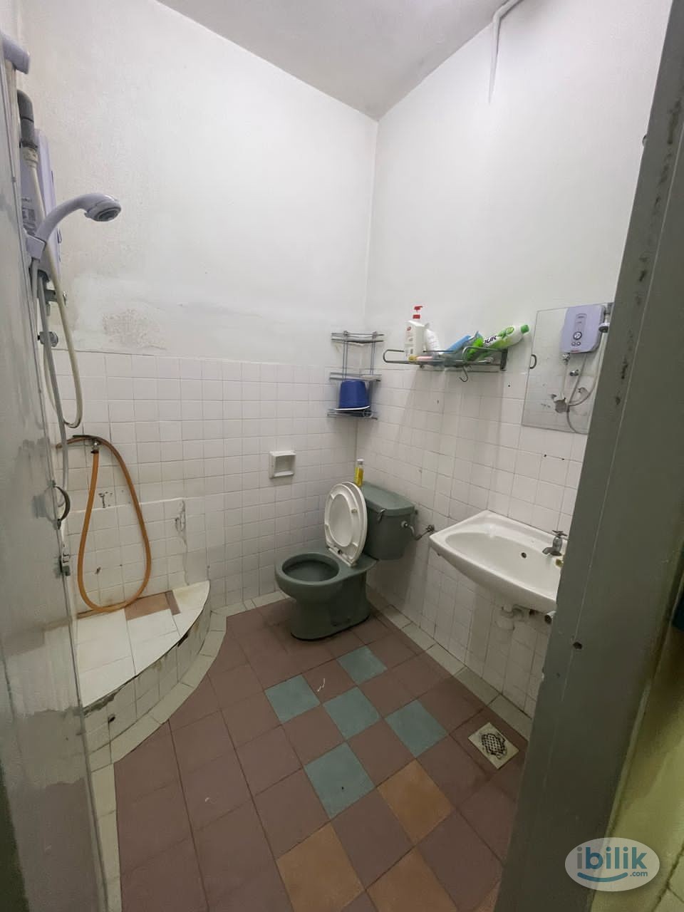 Brand New Room - Middle Room at Jalan SS2/72, Fully Furnished - Image 4