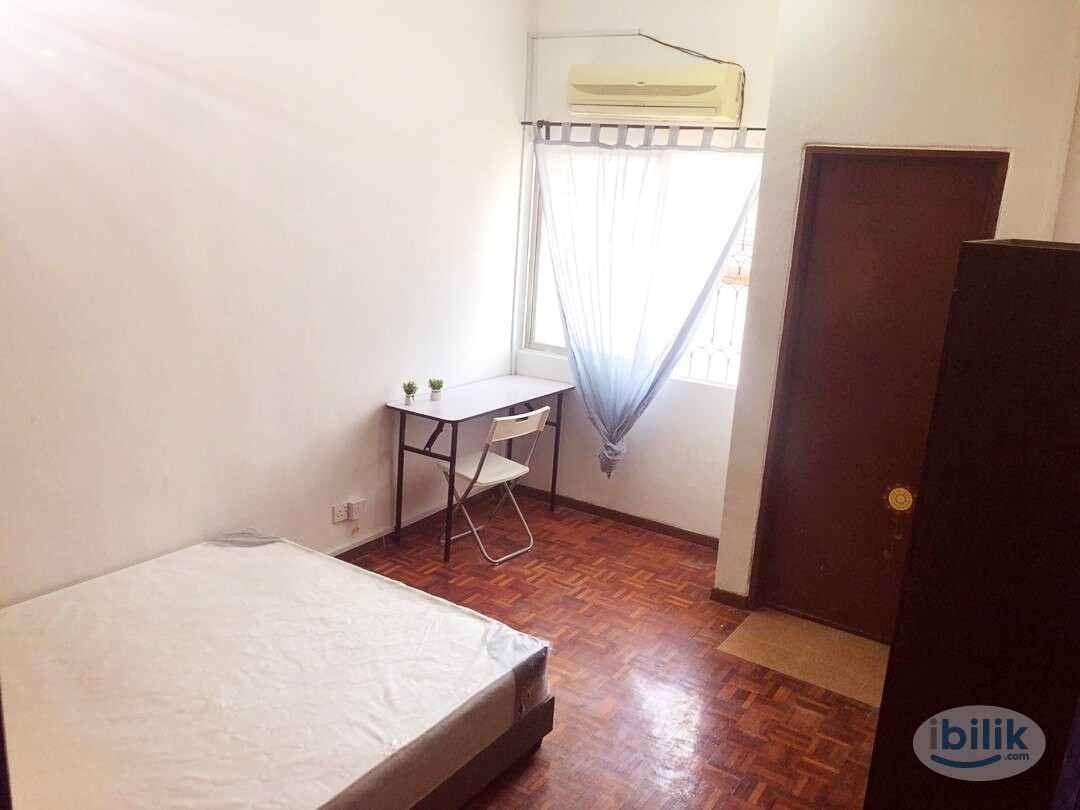 Middle Room at Kelana Jaya, Petaling Jaya - Image 2