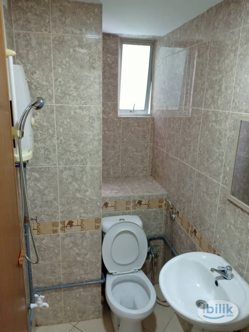 Medium Room @ Kepong Sentral (Female Unit) - Image 2