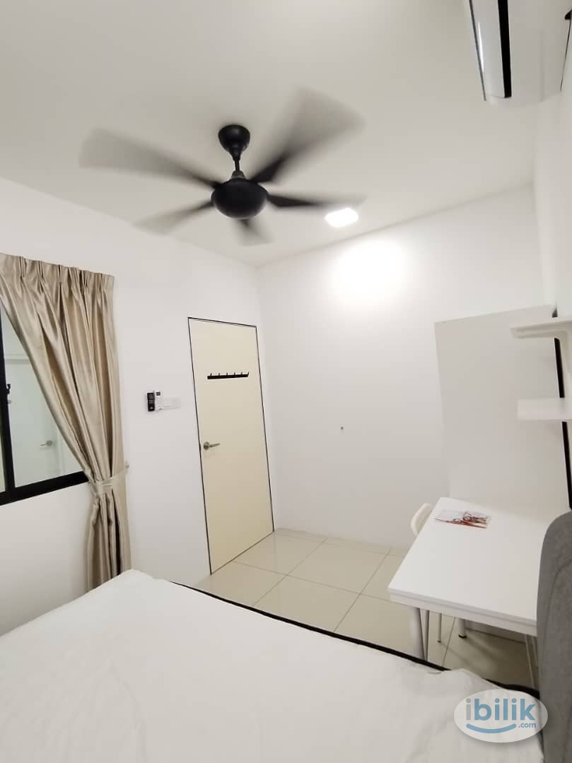Middle Room at AraTre' Residences, Ara Damansara - Image 3