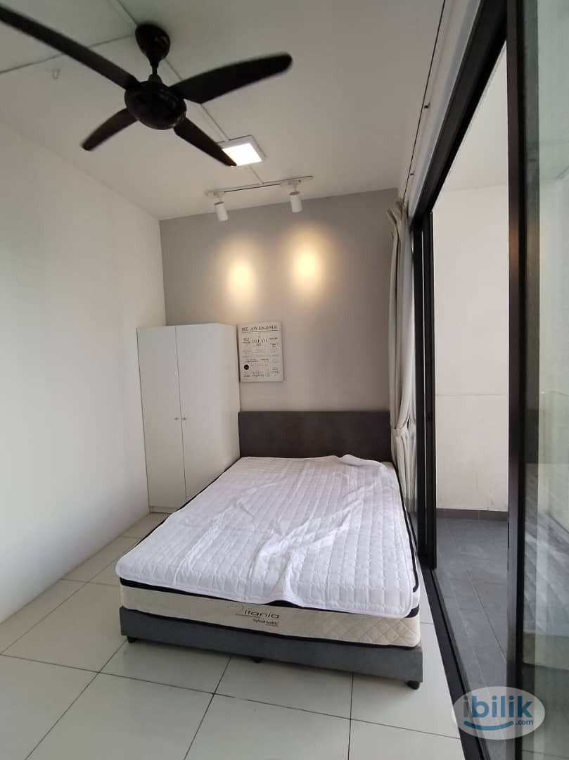 Middle Balcony Room (No Aircond) at D'Sara Sentral - Serviced Apartment, Shah Alam - Image 2