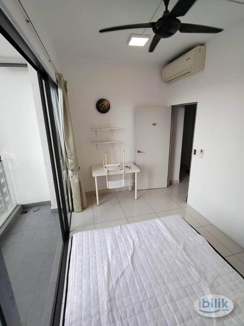 Middle Balcony Room (No Aircond) at D'Sara Sentral - Serviced Apartment, Shah Alam - Image 3