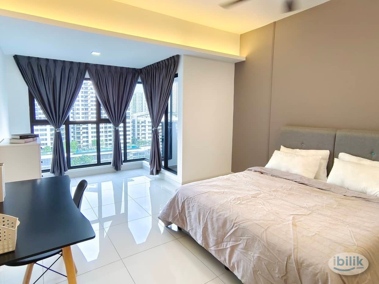 Spacious Middle Room at Mont Kiara - Image 1
