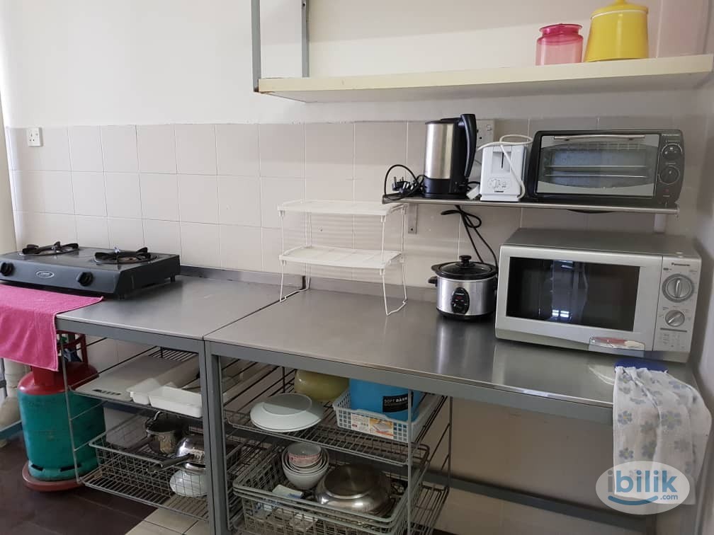 Middle Room at Bandar Baru Sri Petaling, Kuala Lumpur - Image 1