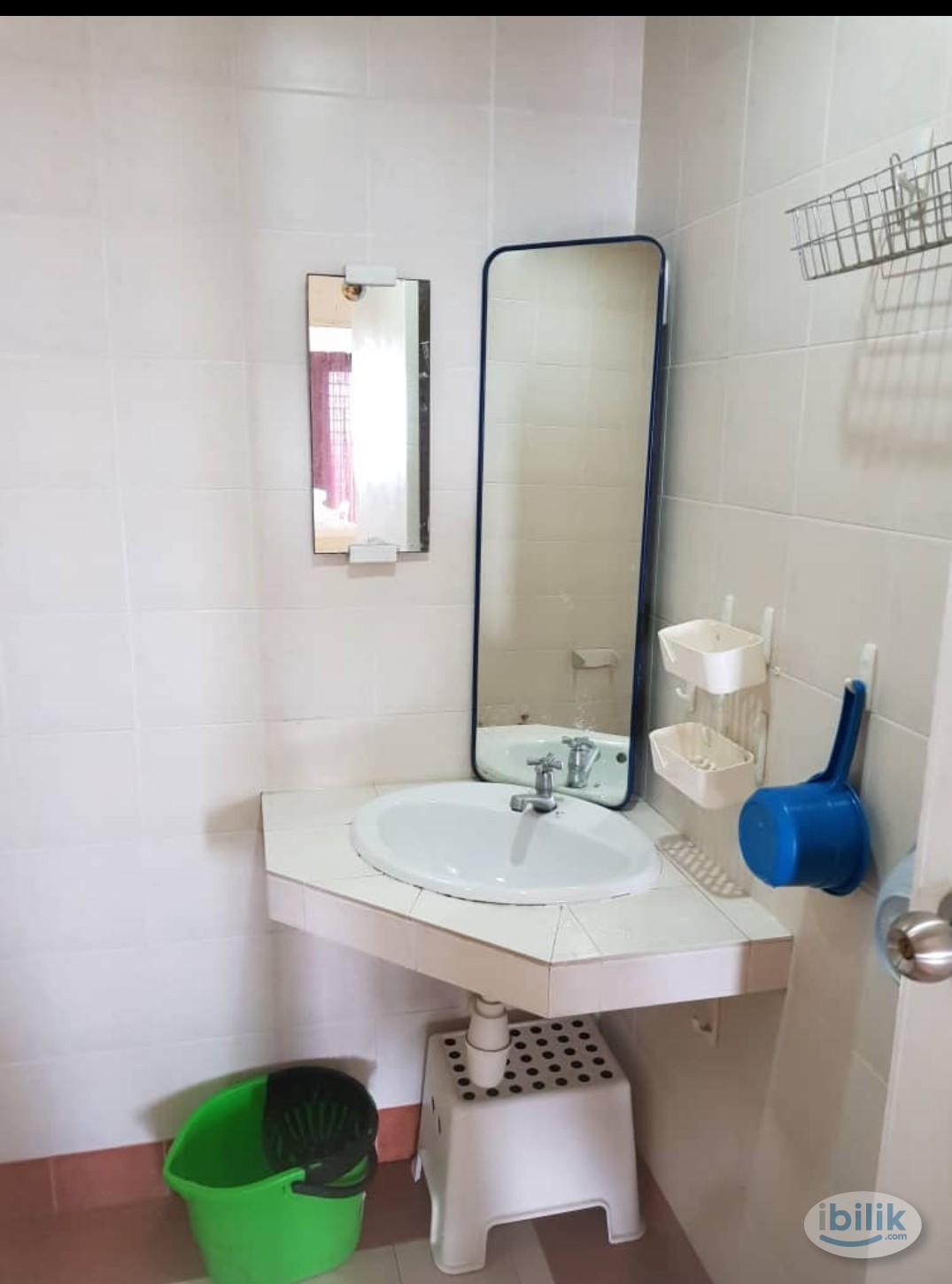 Middle Room at Bandar Baru Sri Petaling, Kuala Lumpur - Image 4