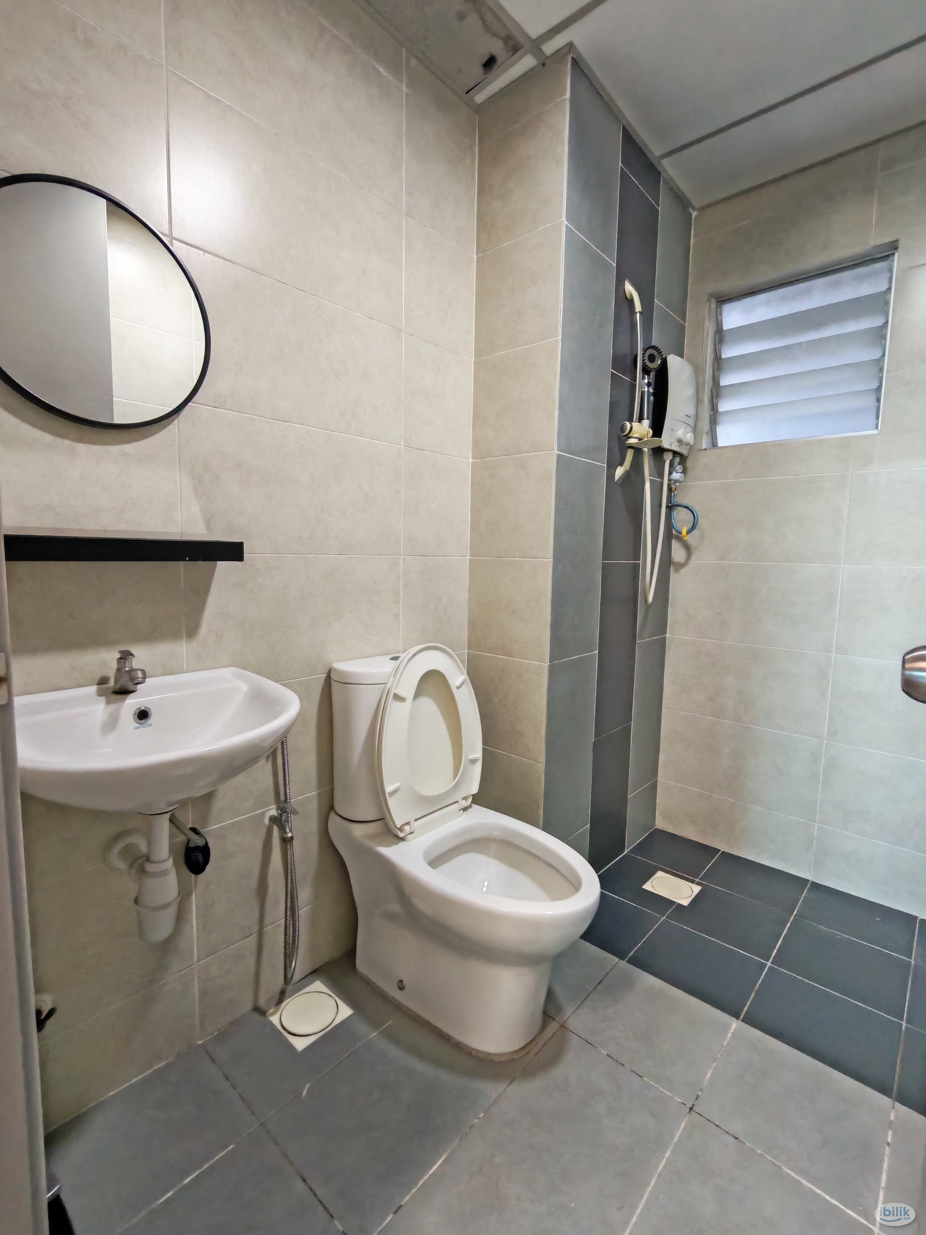 ==Master Bedroom==For Rent at Platinum OUG Residence - Image 3