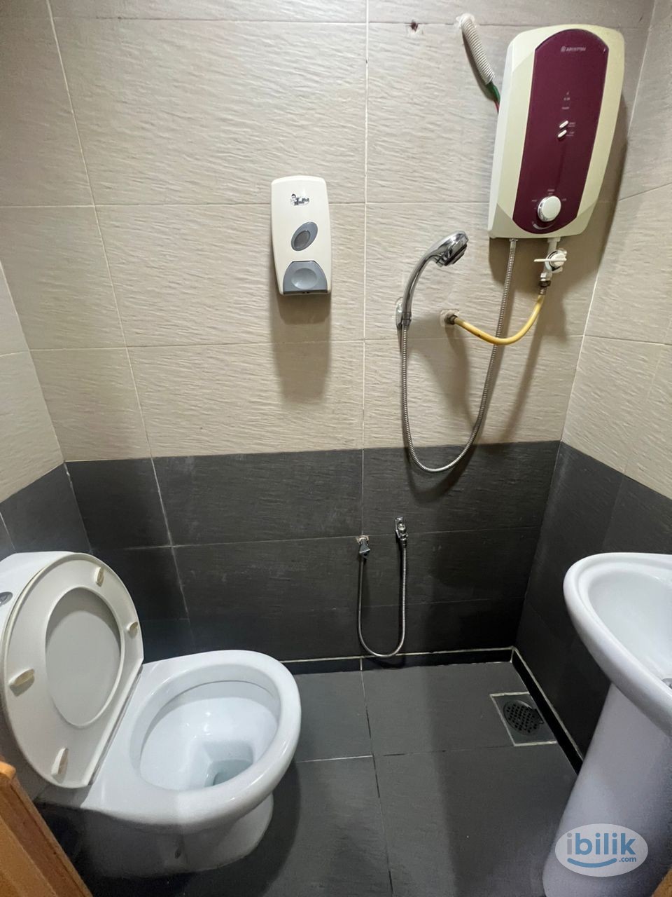 Fast Selling Room near Vision College🚶✨. 0 deposit room💯. Promo for student❗⭐ - Image 3