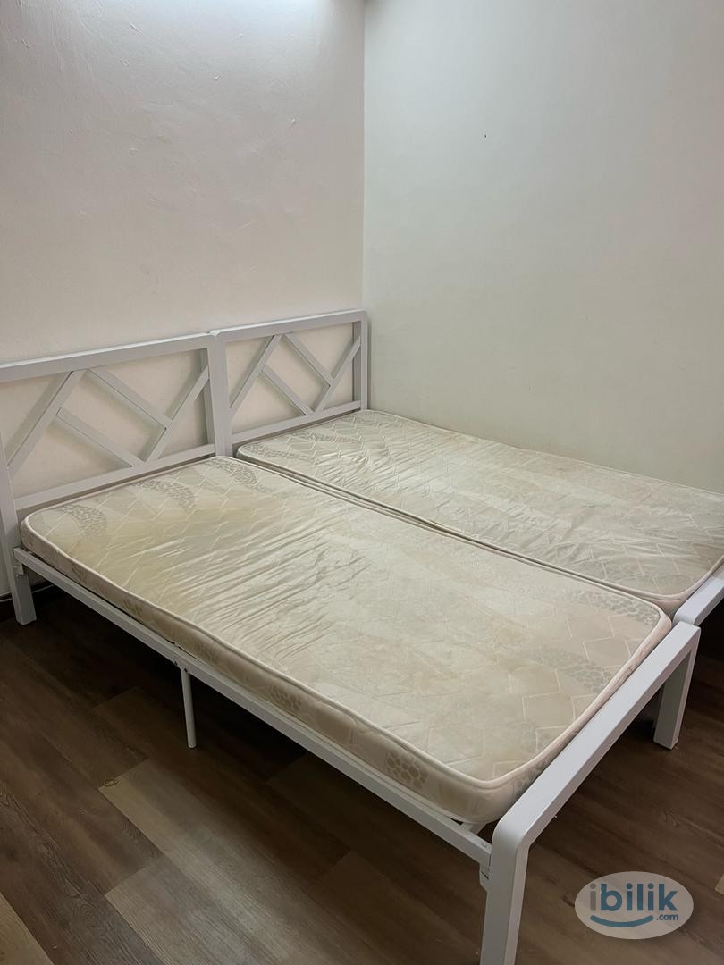 Middle Room at Bandar Utama, Petaling Jaya - Image 1