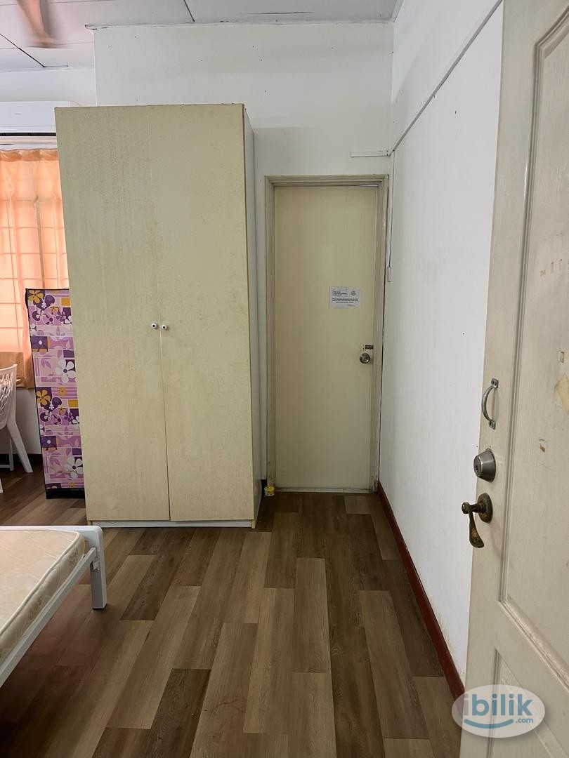 Middle Room at Bandar Utama, Petaling Jaya - Image 3