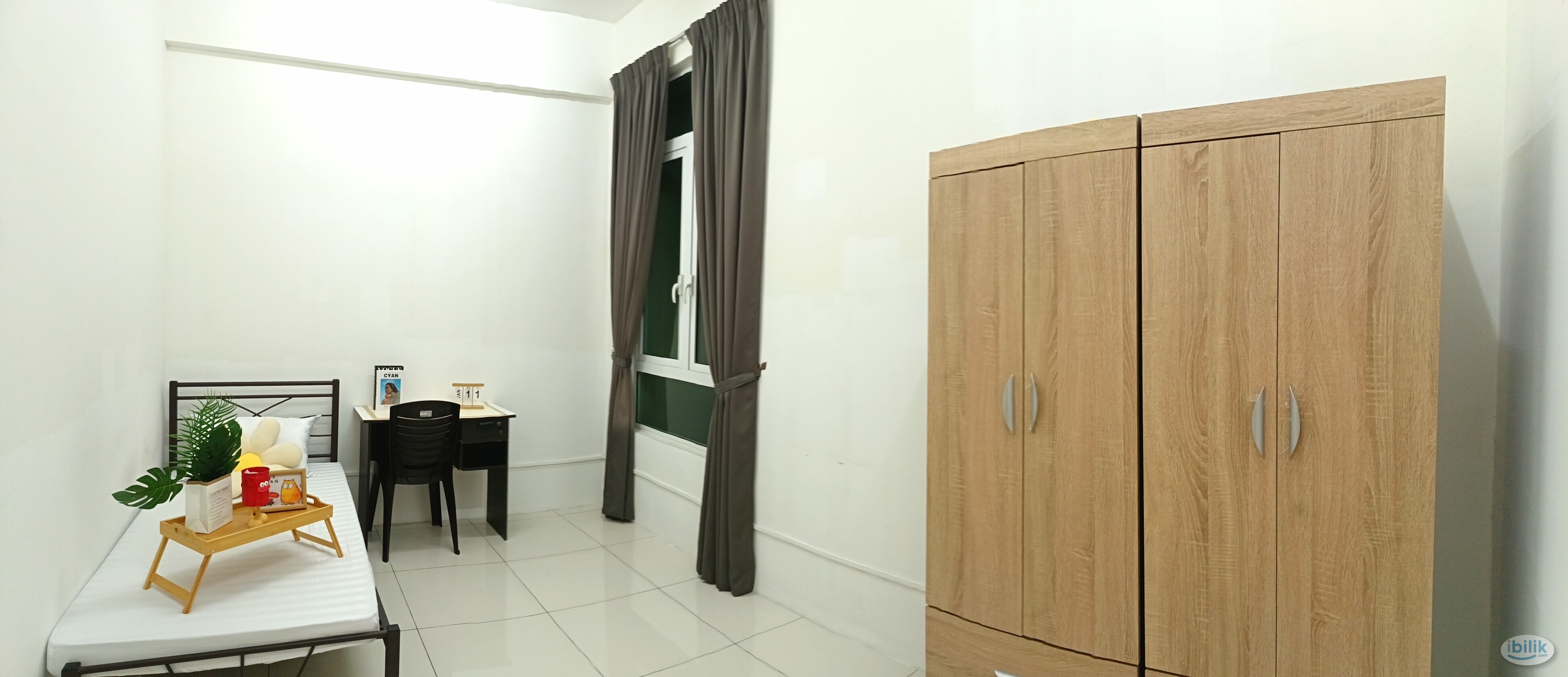 Middle Room at Sandilands, Jelutong - Image 1