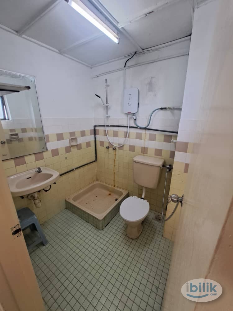 Male Master Room @ Menara Bakti Condominium, Sek14, Next to Plaza 33, Digital Mall, Jaya Shopping Mall & Symphony Square - Image 5