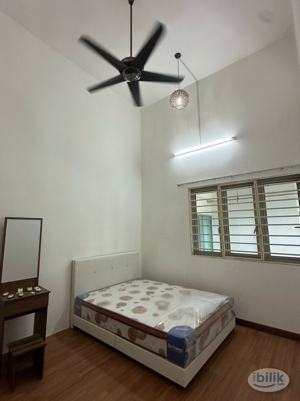 Middle Room at One South, Seri Kembangan - Image 1