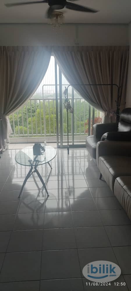 Middle Room at Kota Kemuning, Shah Alam - Image 4
