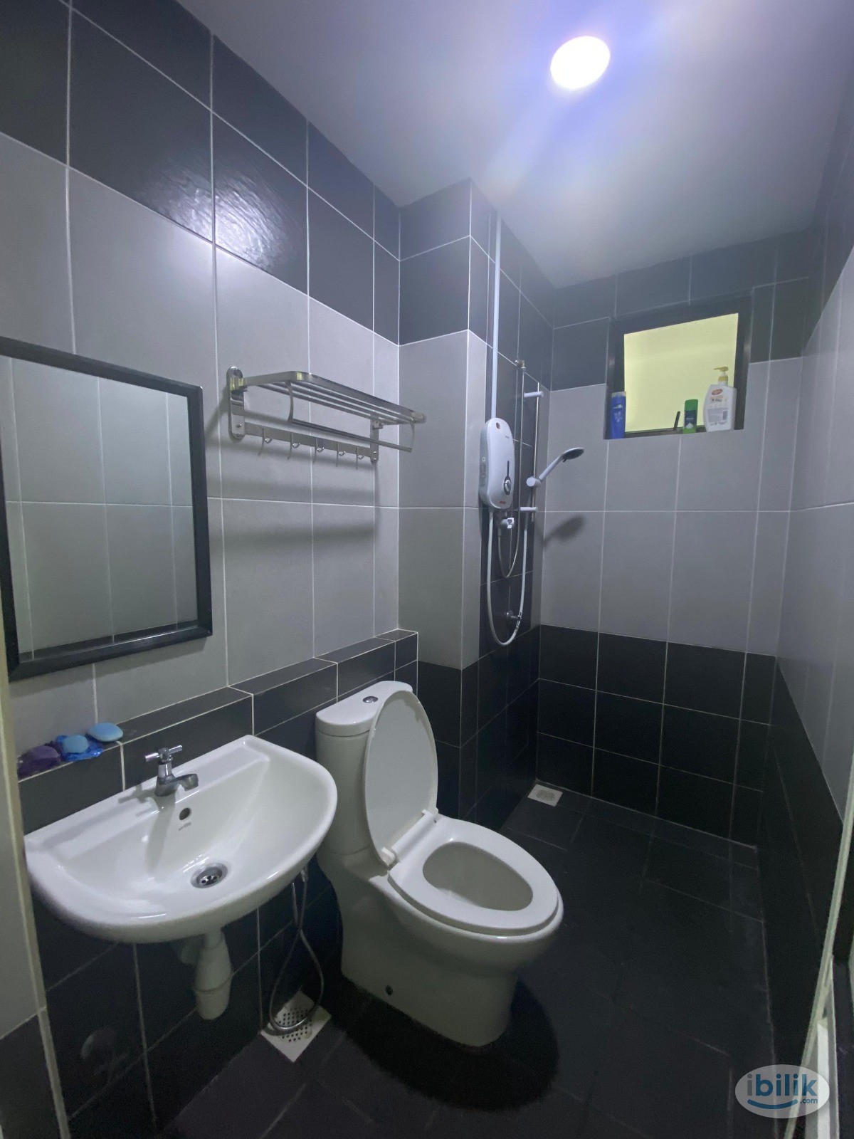 Male Middle Room Near to Hospital Selayang, V-Residensi 5 - Image 4