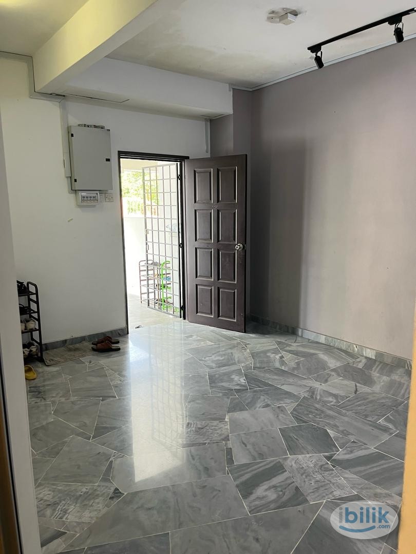 Middle Room at Bandar Utama, Petaling Jaya - Image 2