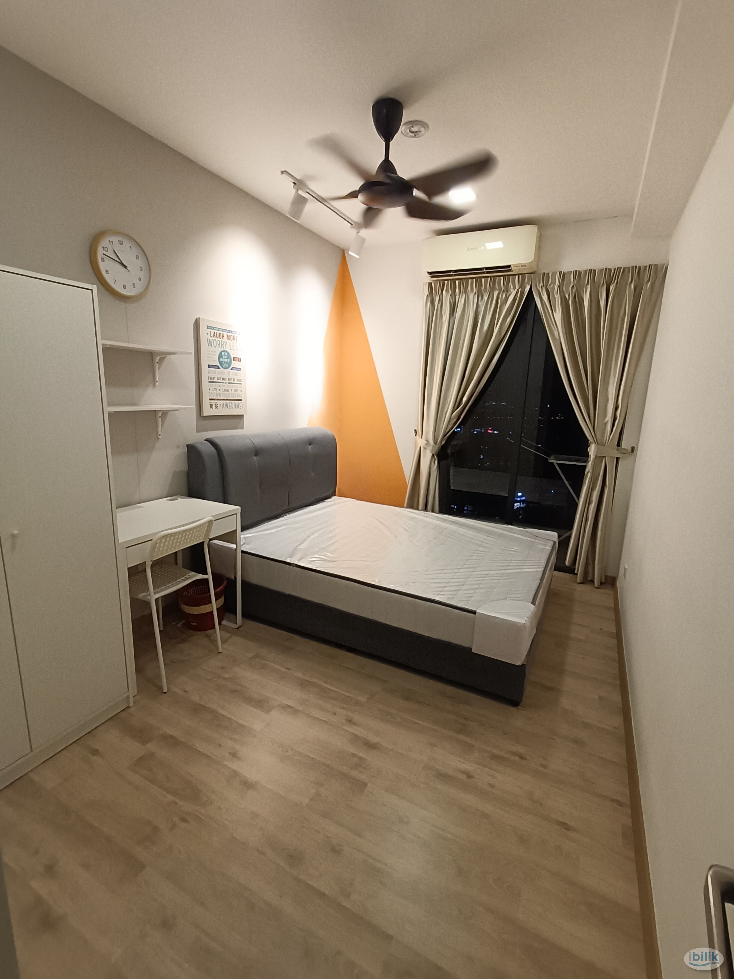 Emporis, Kota Damansara Middle room for rent - Image 1