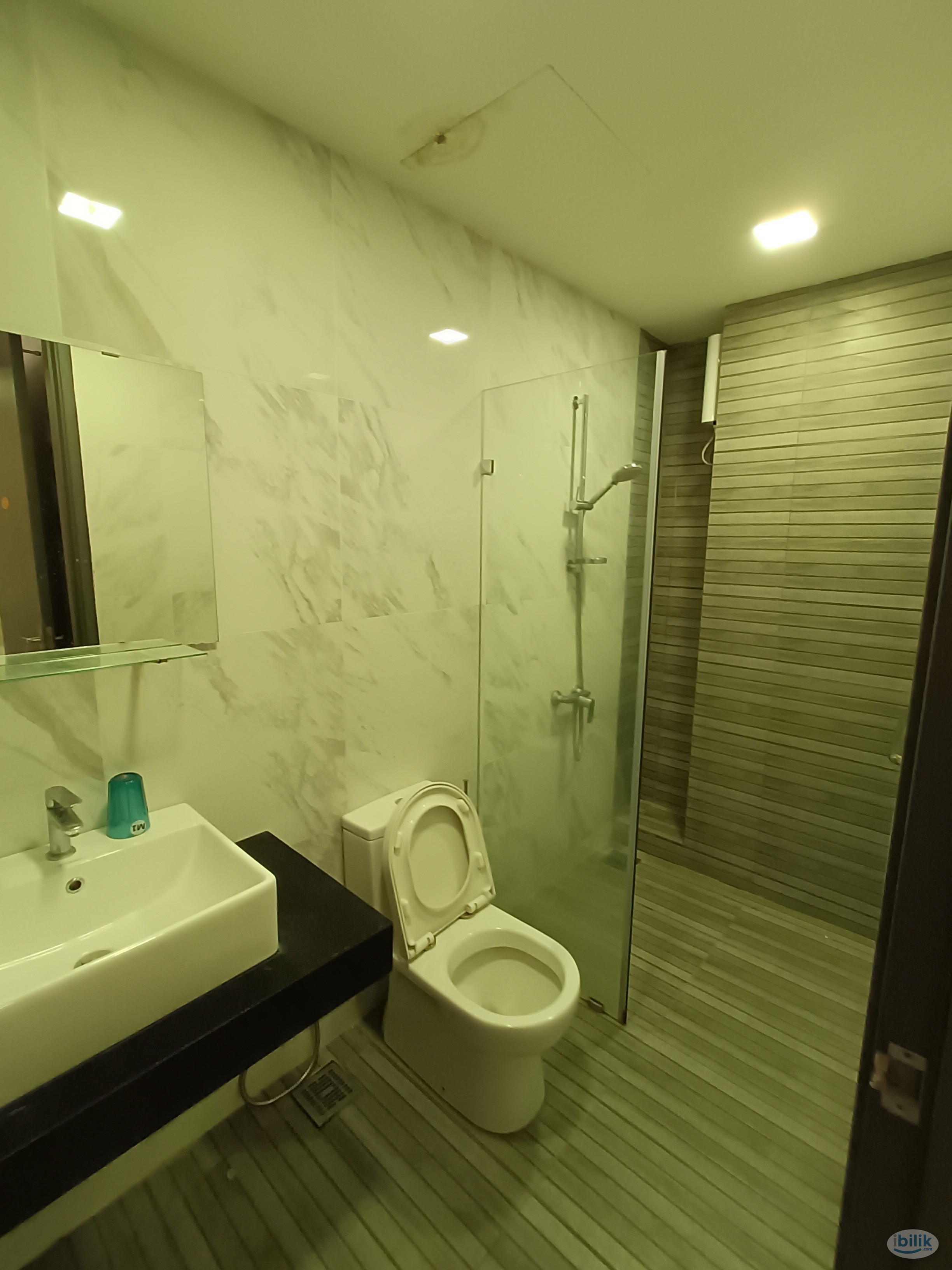 Emporis, Kota Damansara Middle room for rent - Image 2