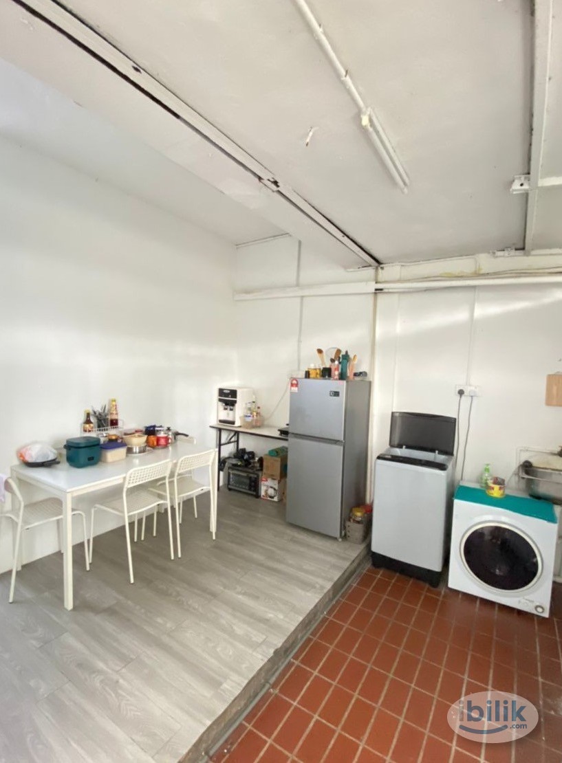 Ramadan Offer 🌙 Walking Distance to INTI College & LRT Station. Middle Room Rent in SS15 - Image 1