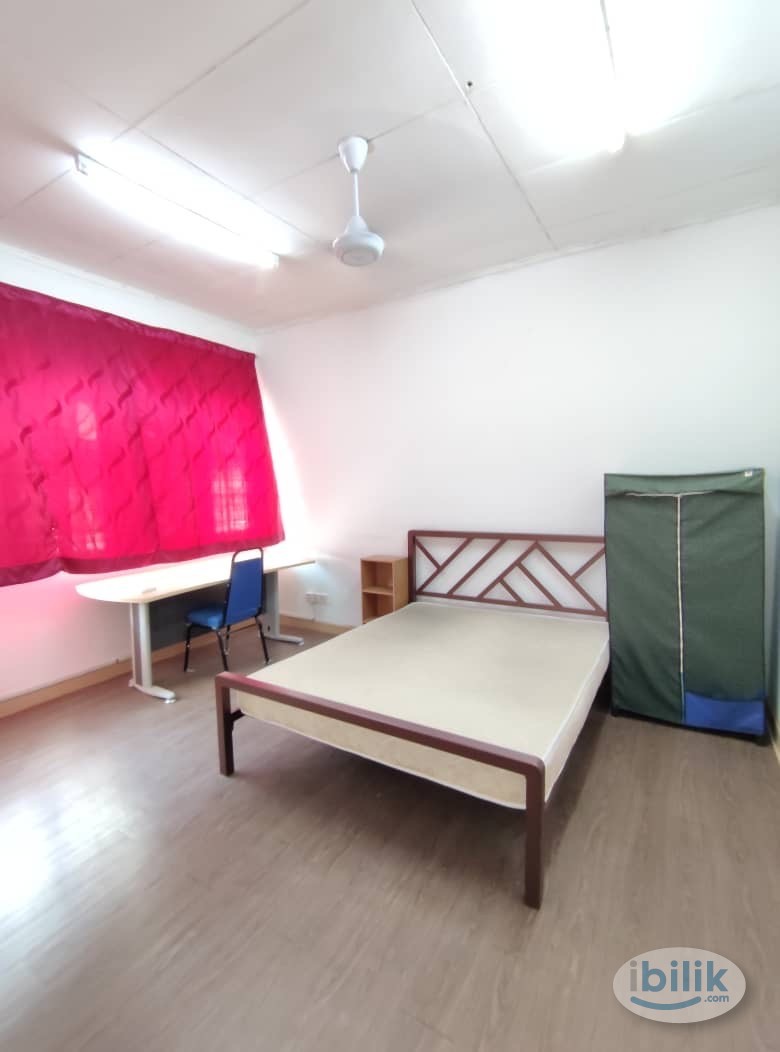 Male Unit Walking Distance to MSU University, Medium Room for Rent in Shah Alam Beside AEON - Image 1