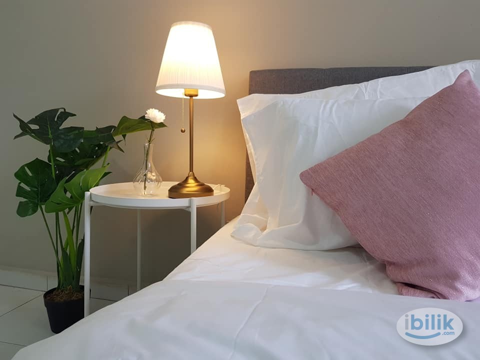 Free 1 month rent - Private room (female ) - Image 1