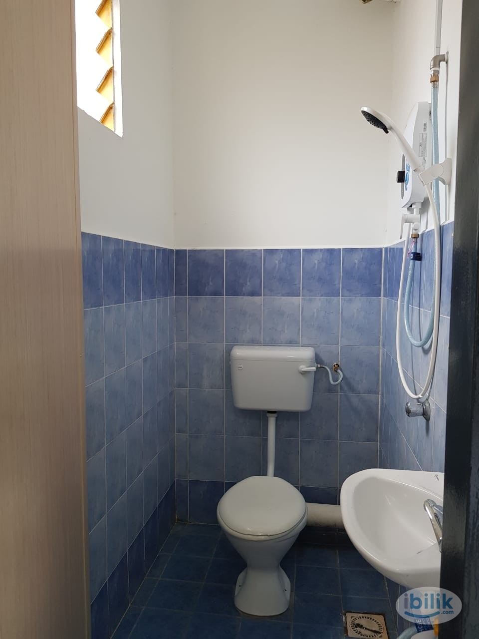 Free 1 month rent - Private room (female ) - Image 2