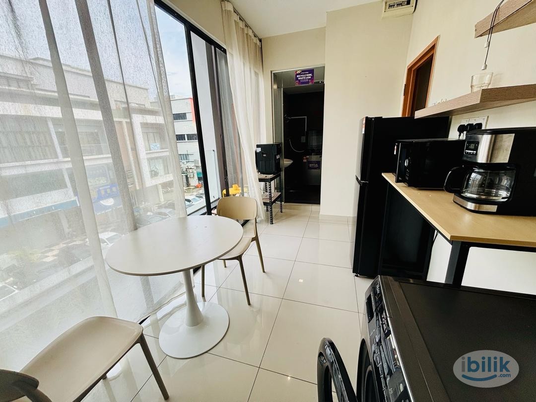 ❤️‍🔥Live Big on a Budget❤️‍🔥 🎊 SPACIOUS MIDDLE Rooms 🎊  💰🏡" At Bnadar Mahkota Cheras - Image 5