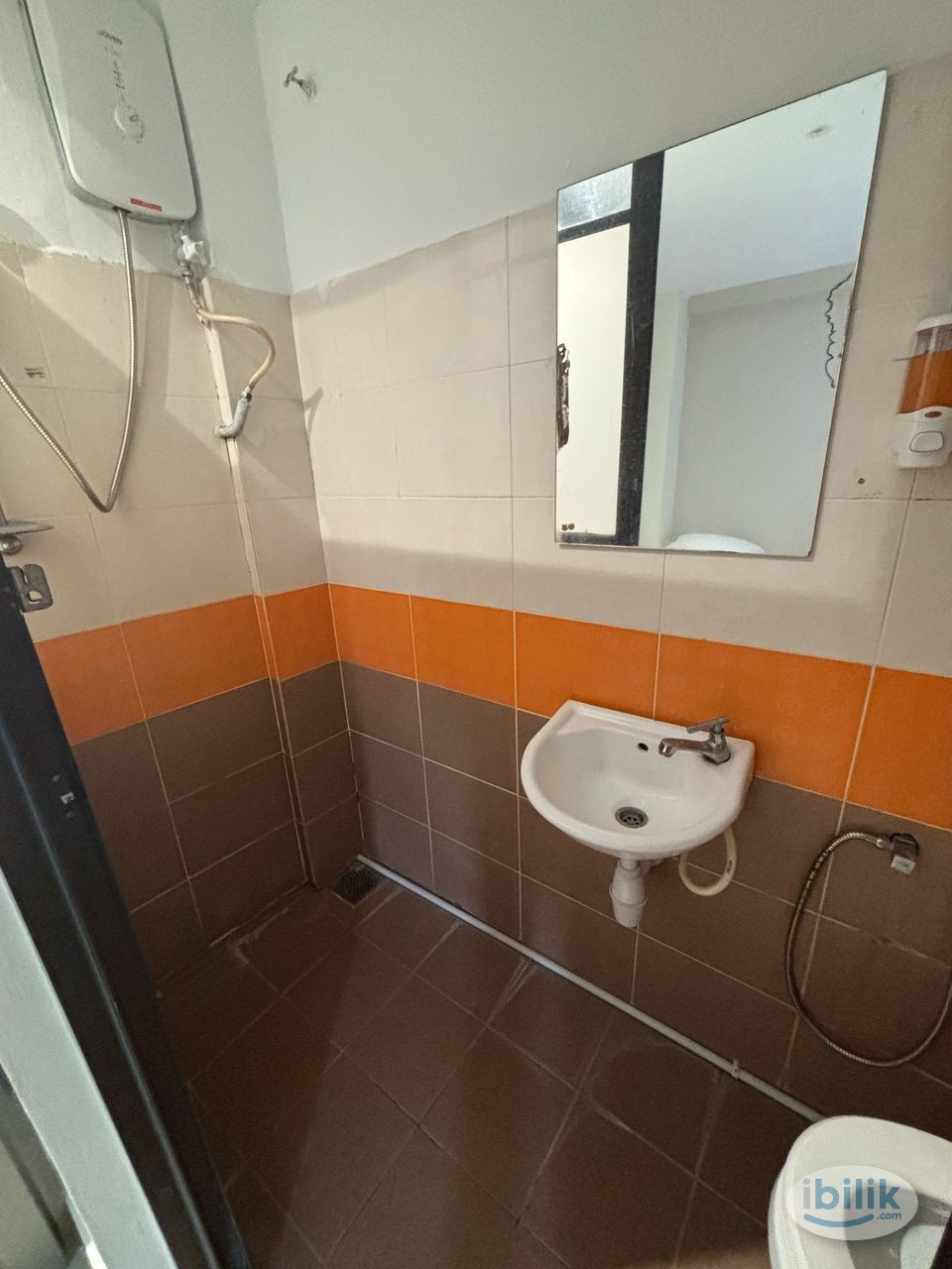 🔑🔑 HOTEL KK MIDDLE ROOM Retreat🔑🔑 – Affordable & Cozy Living At Kajang Selangor - Image 5