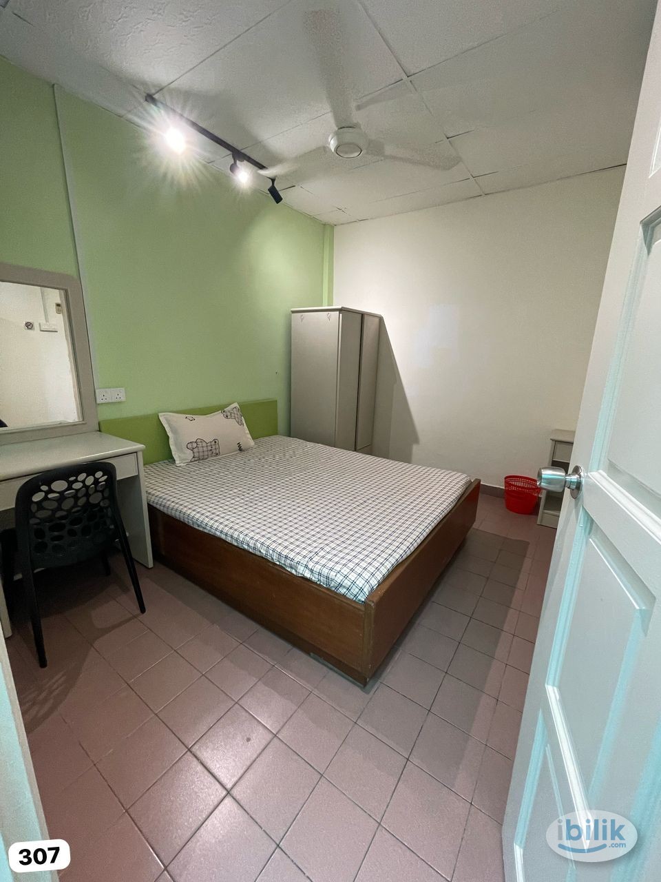 🍀✨ Hotel Hankyu Charming MIDDLE ROOM✨ – Cozy Living at Its Best at CoLiving / Co Living / Co-Living, Chow Kit - Image 1