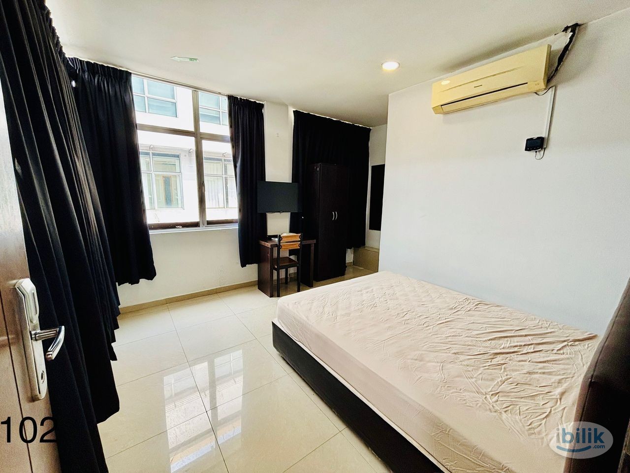 ⚡️SUPER NEAR TRAIN STATION⚡️HOTEL REST & GO SPACIOUS AND COMFORTABLE MASTER ROOM💥💥 MOVE IN IMMEDIATELY👏 at Bandar Botani - Image 1