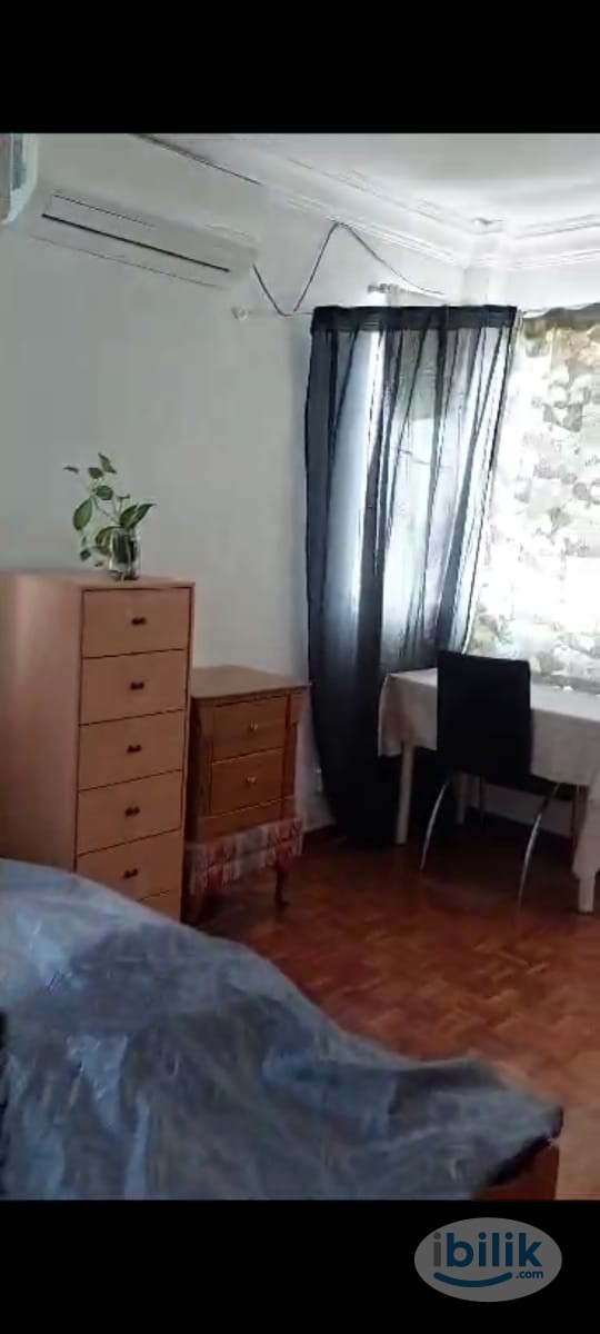 Middle Room at Sri Desa, Kuchai Lama - Image 1