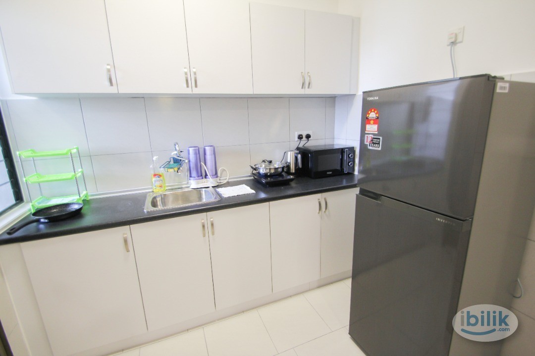 Room With Window at Astetica Residences, Seri Kembangan - Image 1