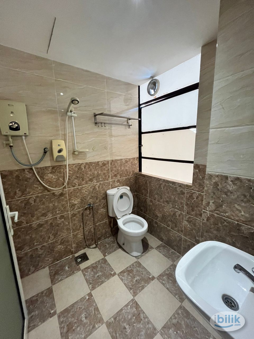 💥ZERO DEPOSIT💥Co-living Master Room For Rent at PJS 8, Bandar Sunway🎉NEAR TO SUNWAY PYRAMID, BRT MENTARI STATION , TAYLO - Image 4
