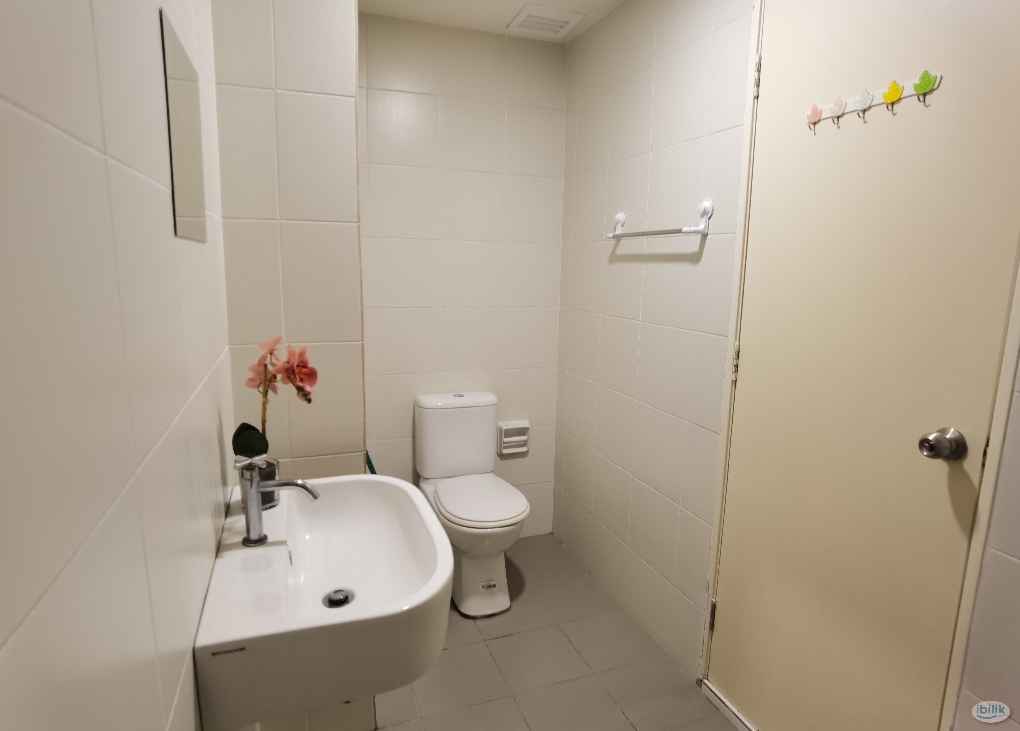 Master Room at Elit Heights, Bayan Baru - Image 1