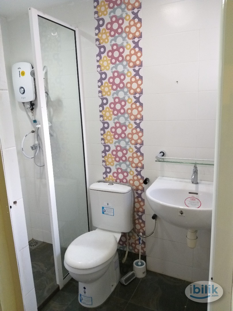 [Female House 🌷] Small Room near KPMG, Uptown, 1 Utama - Image 1