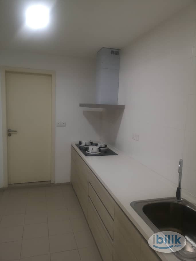 Middle Room at Windows On The Park, Bandar Tun Hussein Onn - Image 2