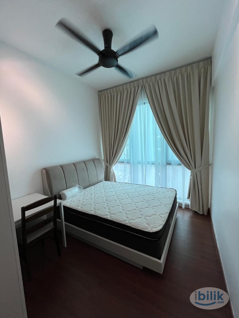 Middle Room at Greenfield Residence, Bandar Sunway - Image 1