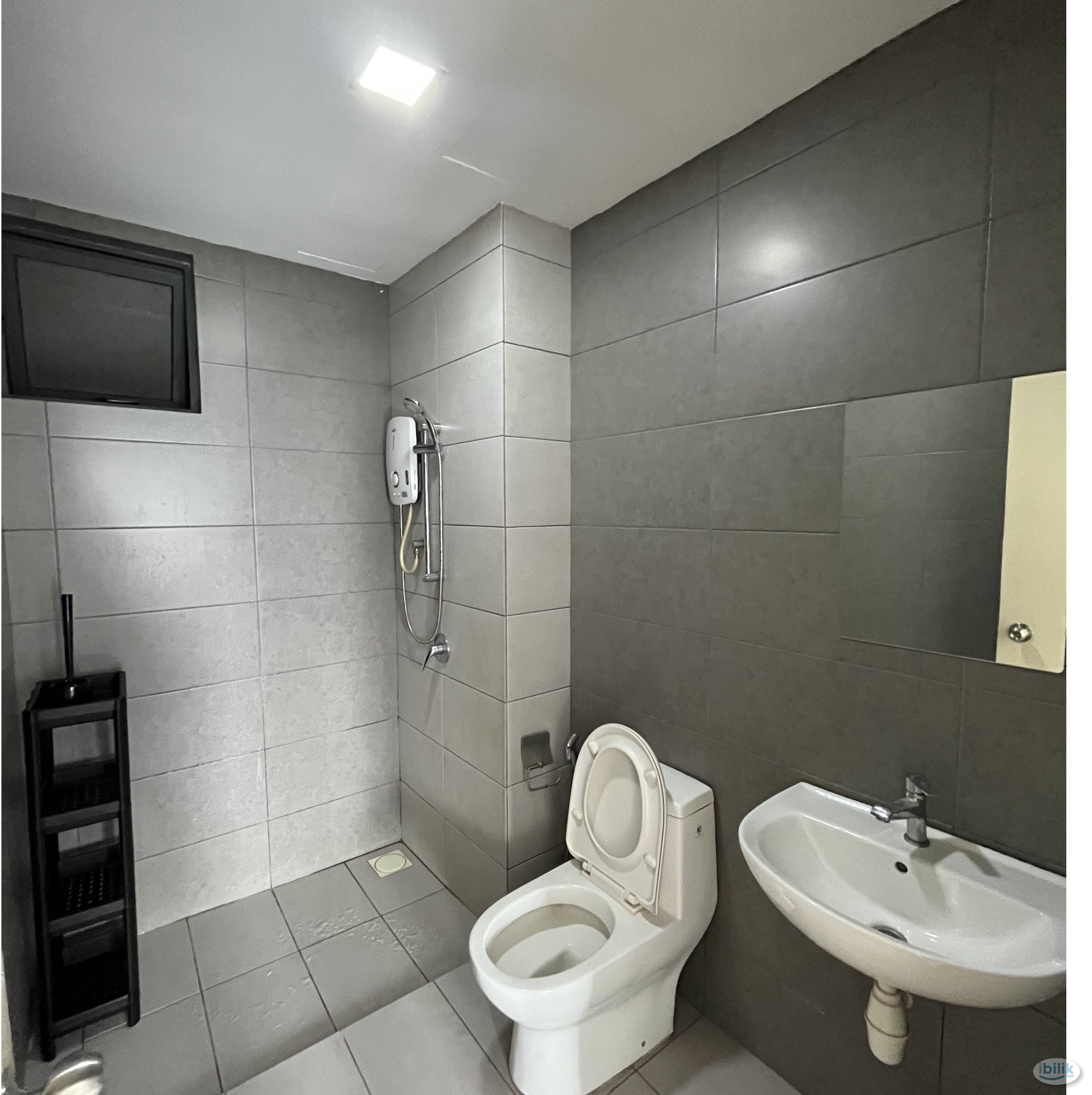 Master Room at Casa Green, Bukit Jalil - Image 3