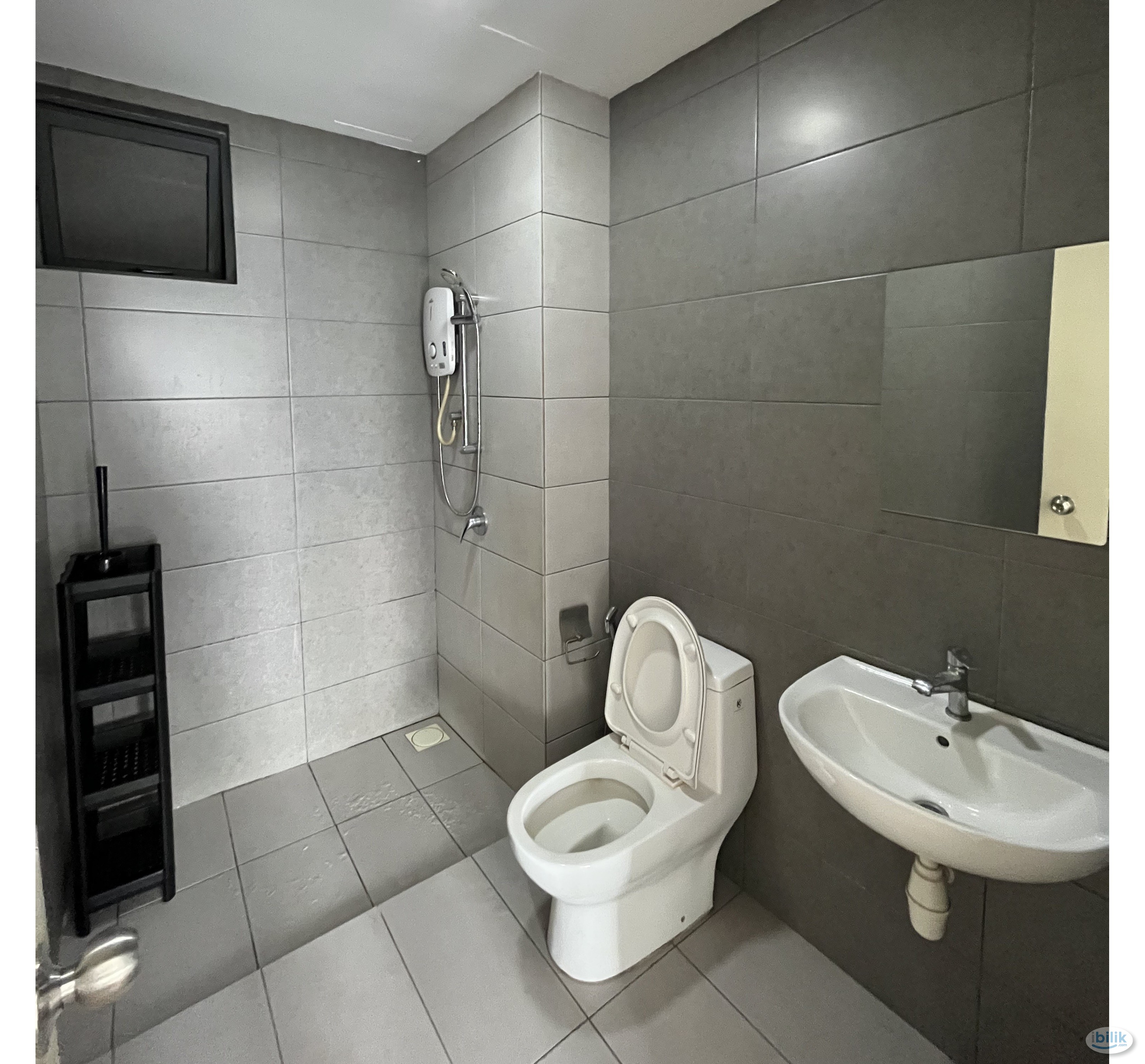 Single Room with private balcony at Casa Green, Bukit Jalil - Image 4