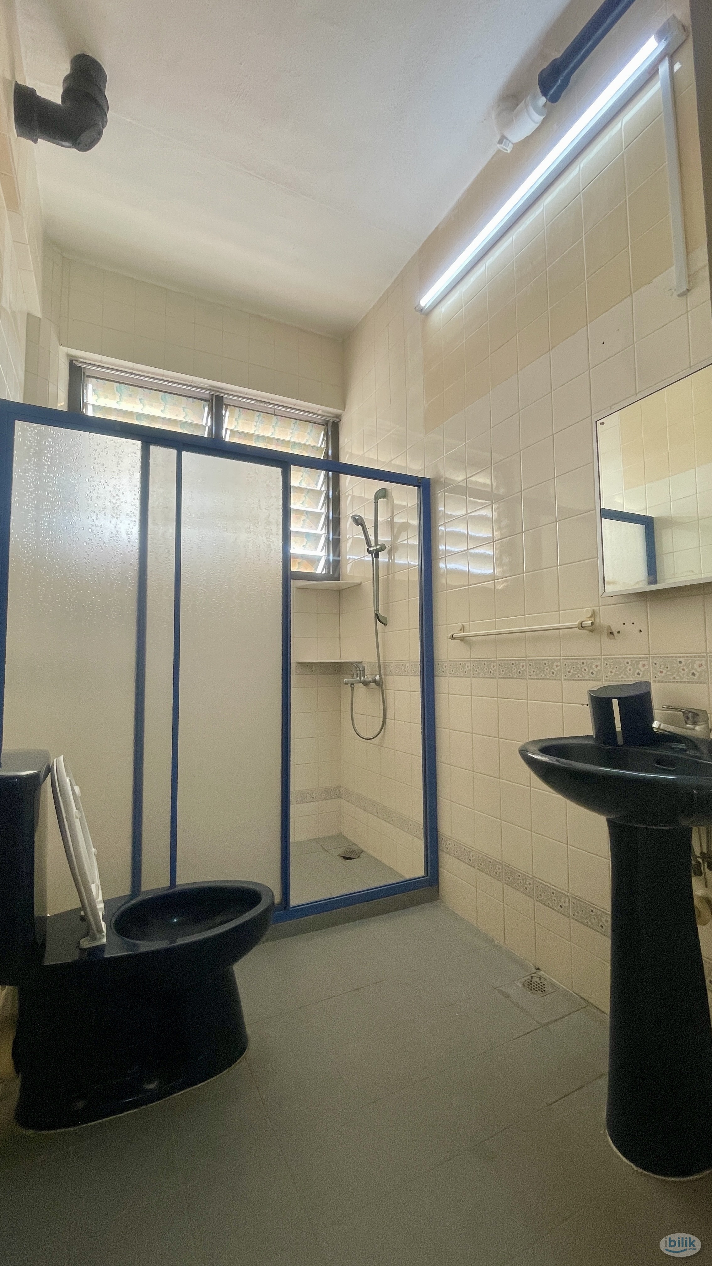 Single Room at Precious Court, Gurney Drive - Image 3