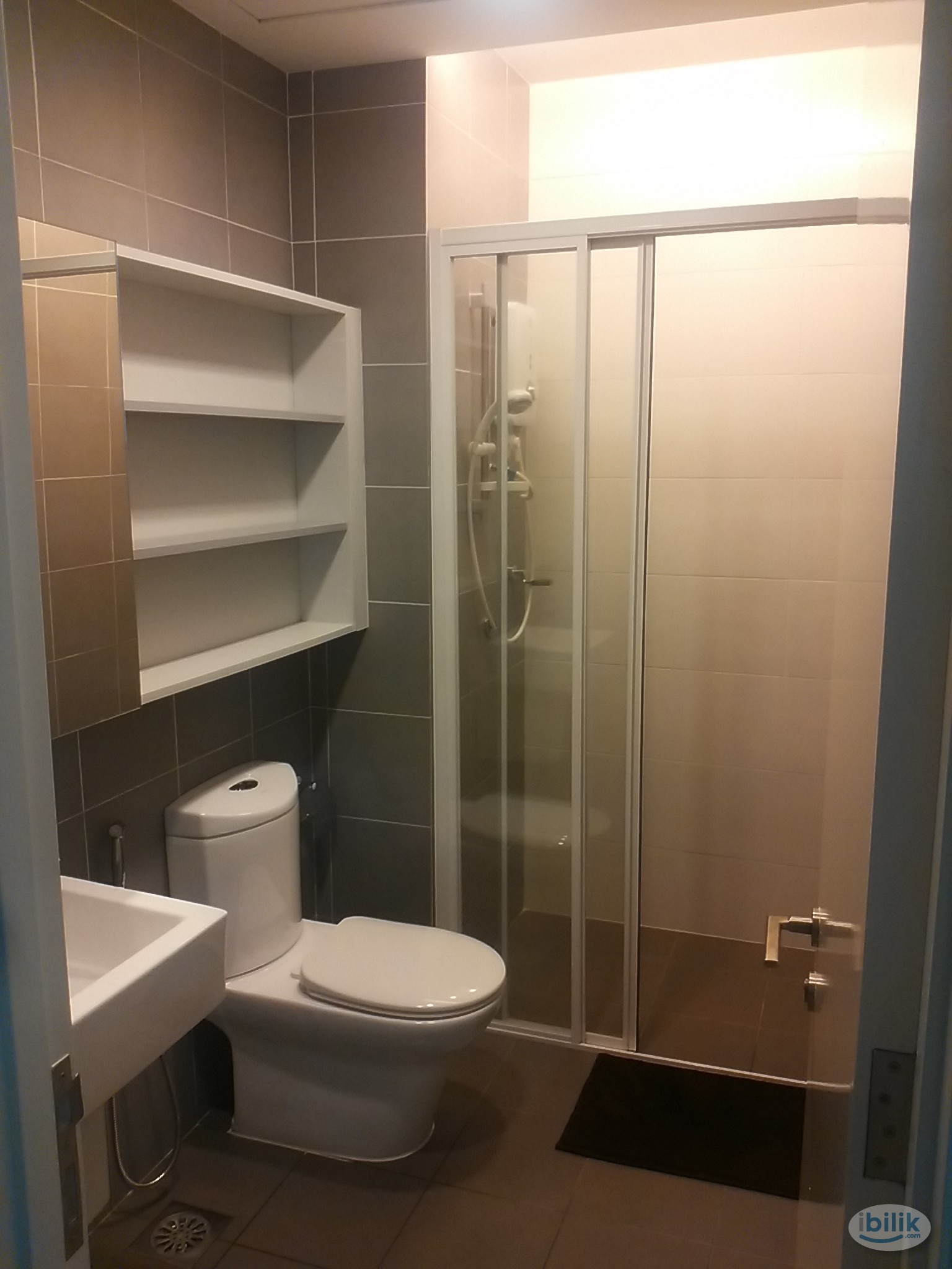 [ KEMASUKAN SEGERA-PEREMPUAN MELAYU SHJ ] Fully Furnish Room, RM500/mnth include bills. - Image 3