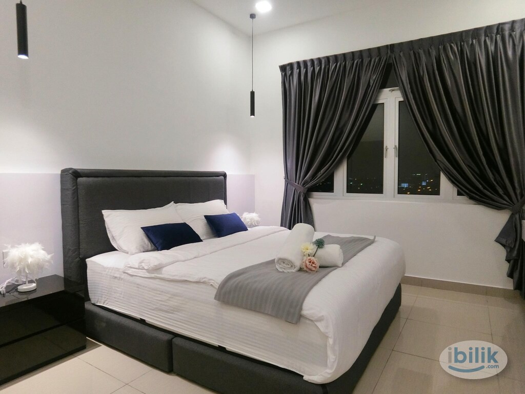 Dato Onn - Master Room FREE Aircond - Image 1