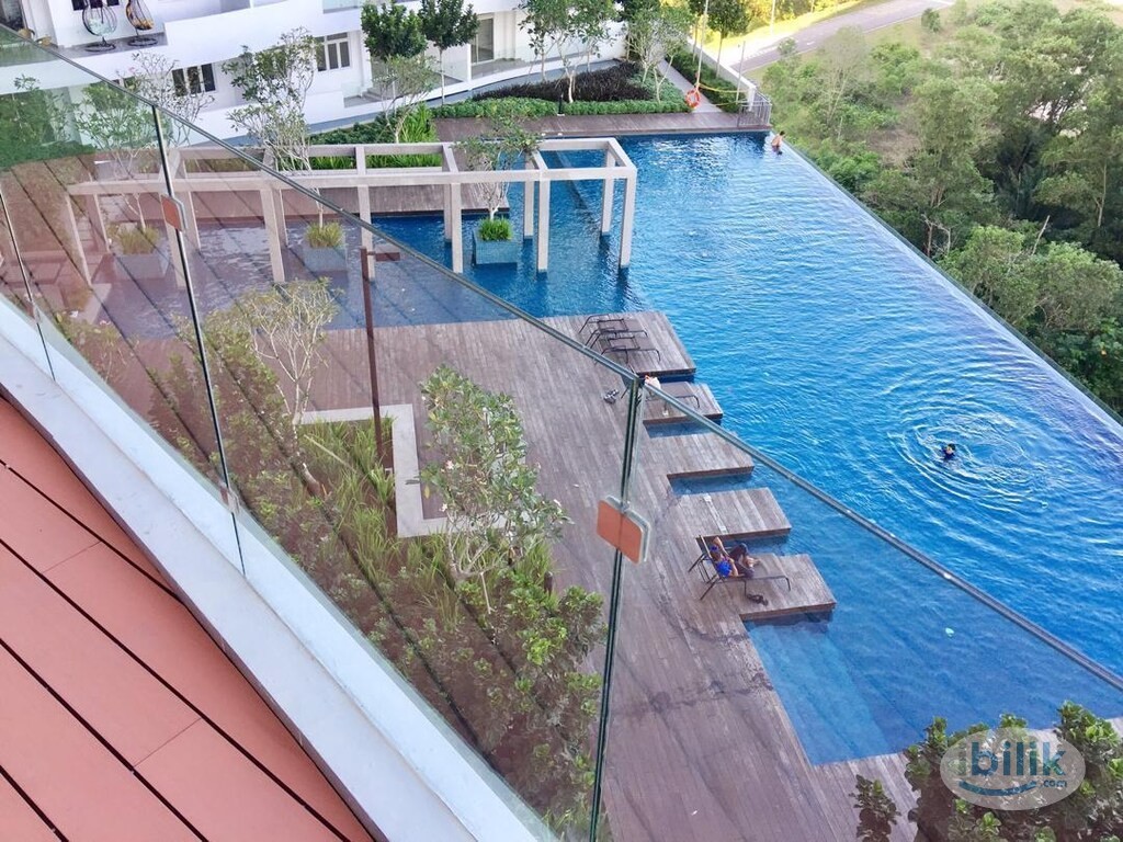 Dato Onn - Medium Room Free Aircond - Image 5