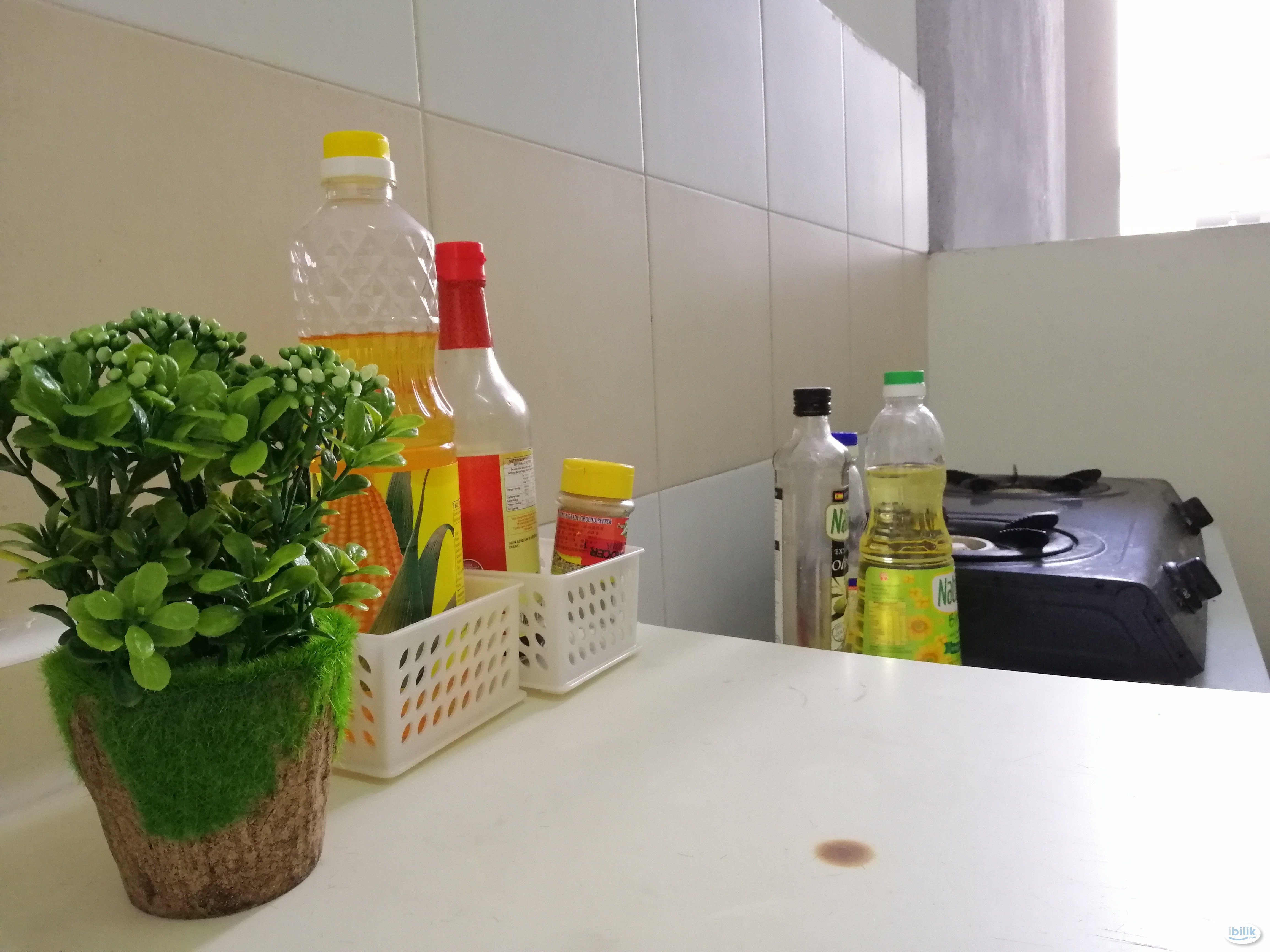 SINGLE ROOM WITH WINDOW 2 MONTHS DEPOSIT ONLY - Image 2